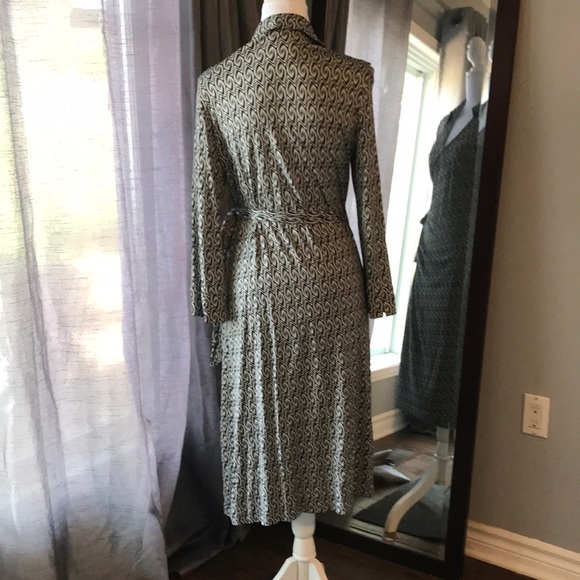 Vintage Diane Von Furstenberg Wrap Dress - Picture 2 of 3